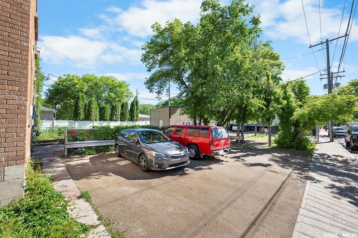 Property Photo: 1875 Ottawa Street SK S4P 1P5