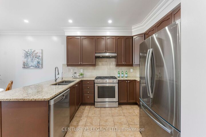 Property Photo: 1296 Tall Pine Avenue ON L1K 0G3