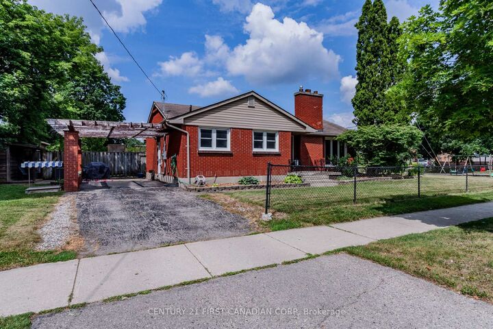 Property Photo:  1721 Moffatt Avenue  ON N5W 2A2 