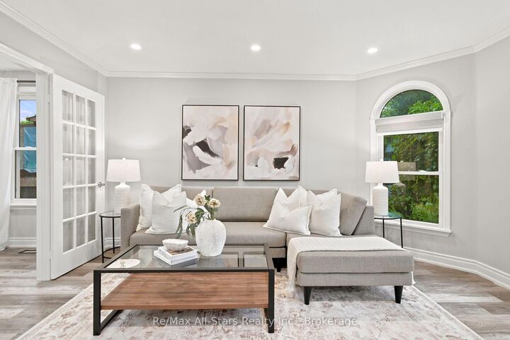 Property Photo:  263 Union Avenue  ON L9L 1C1 