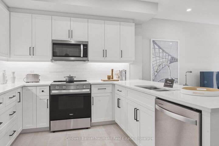 1882 Gordon Street 405 — photo 1