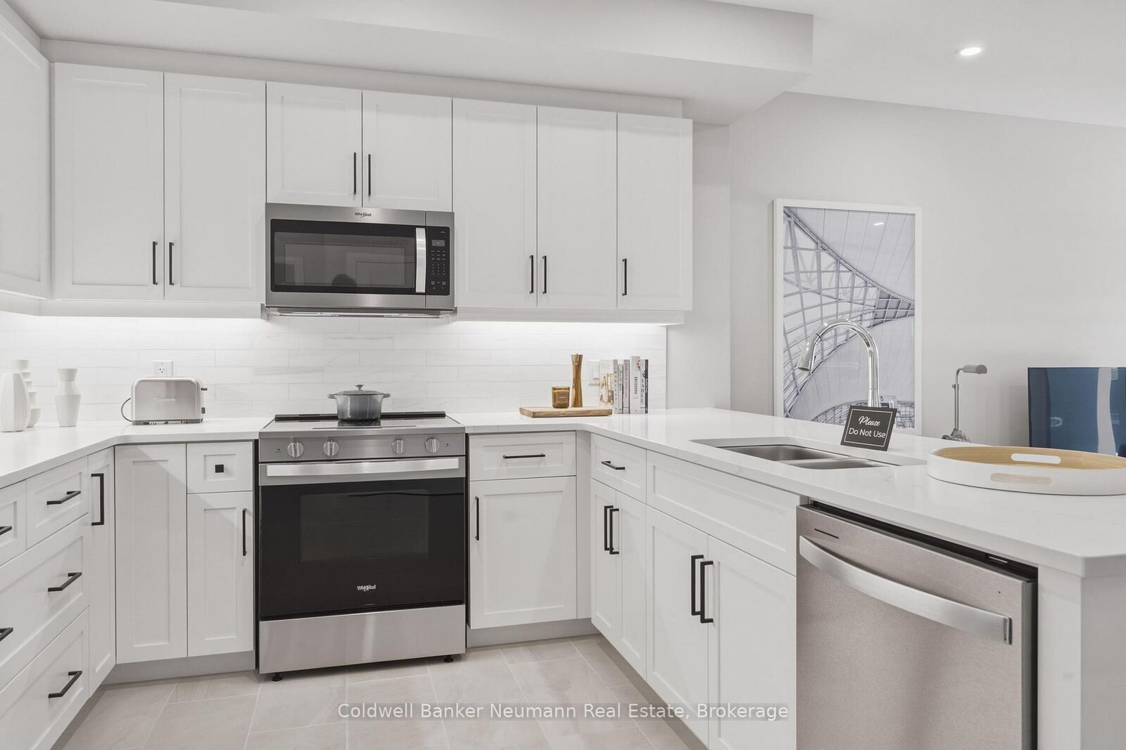 Property Photo: 1882 Gordon Street 405 ON N1L 0P6