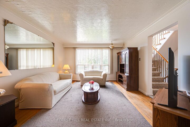Property Photo:  73 Talent Crescent  ON M9M 2N5 