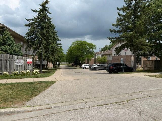 1855 Aldersbrook Road W 42 — photo 1