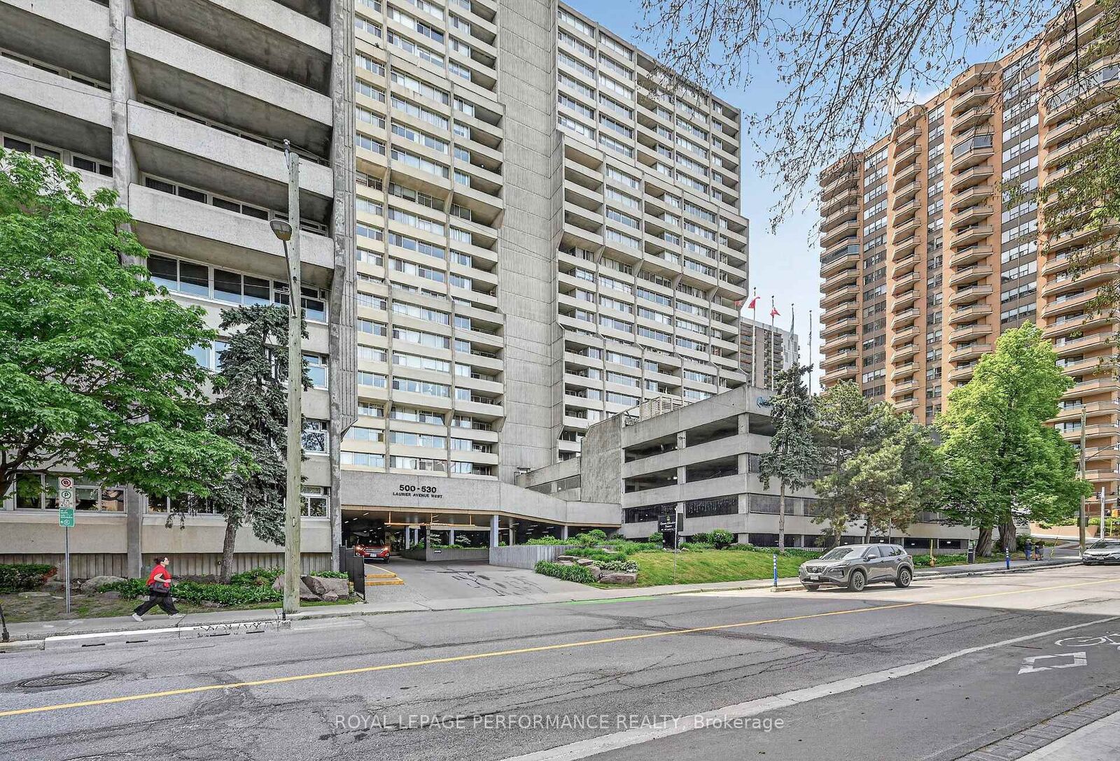 Property Photo: 530 Laurier Avenue W 2502 ON K1R 7T1