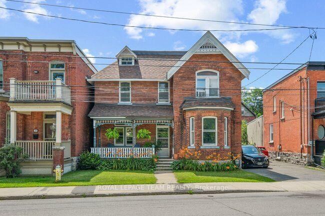 Property Photo:  182 Fifth Avenue  ON K1S 2M9 