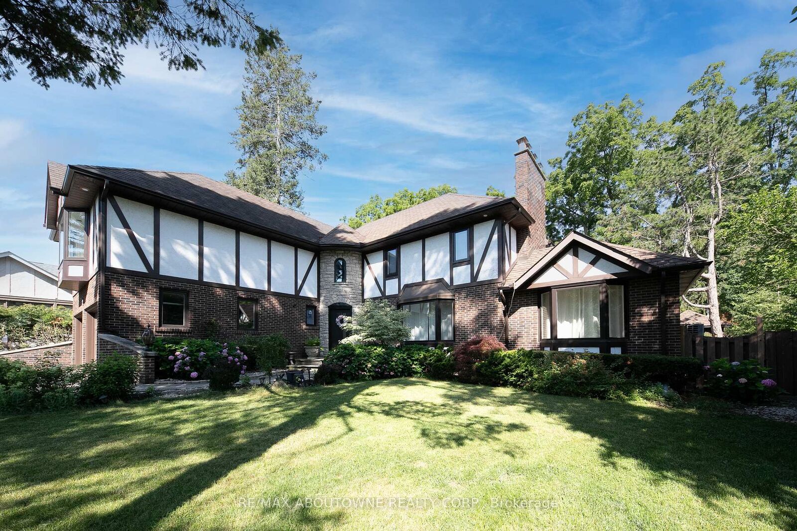 Property Photo: 1201 Botany Hill W ON L6J 6J5