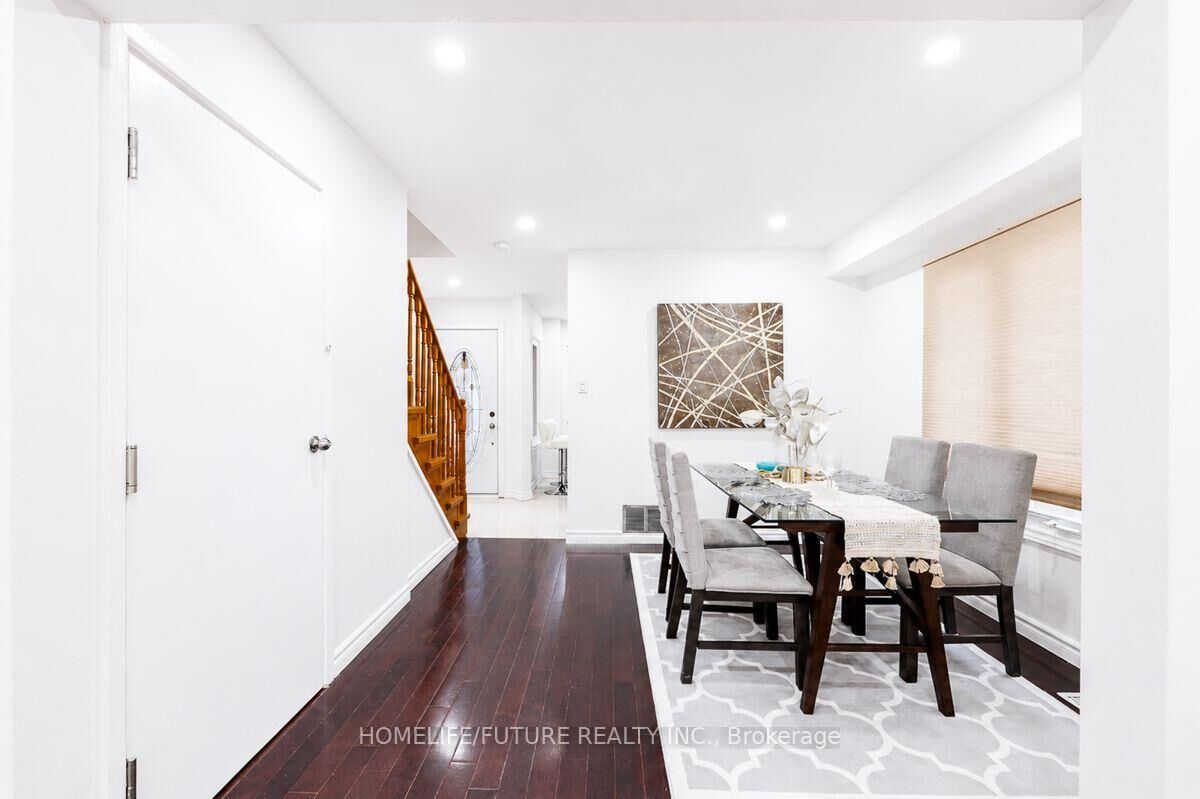 Property Photo:  42 Marsdale Crescent  ON M1X 1G6 