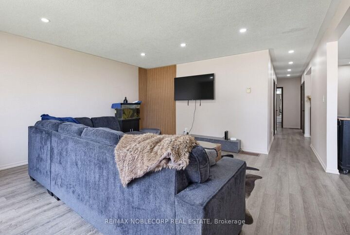 Property Photo:  331 Victoria Street W  ON N0C 1B0 