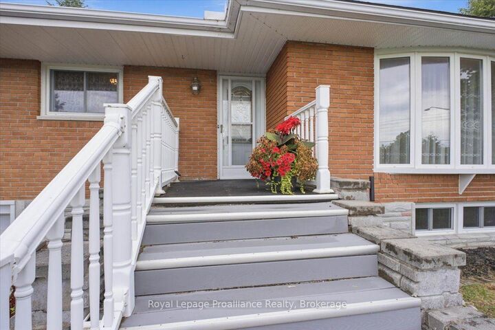 Property Photo:  68 Riverside Parkway  ON K0K 2C0 