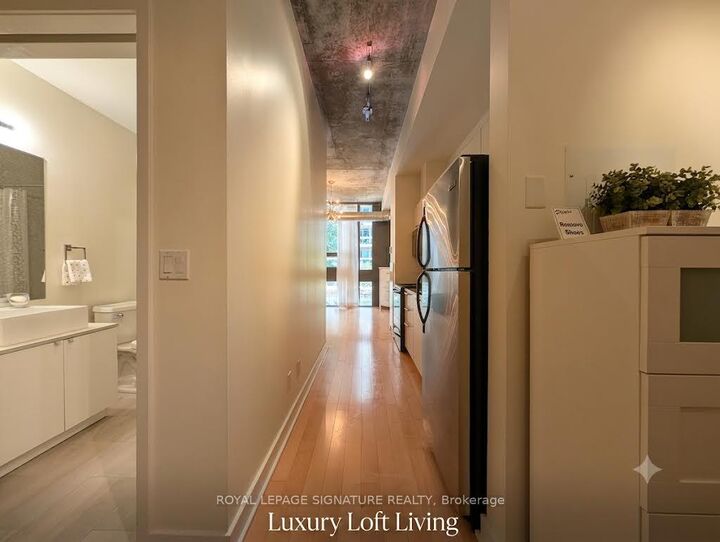 Property Photo:  60 Bathurst Street 210  ON M5V 2P7 