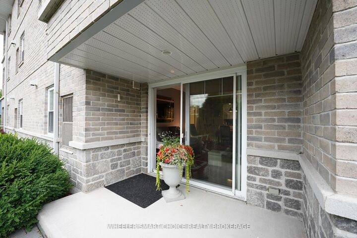 Property Photo: 33 Cumberland Street 102 ON K6J 4G8