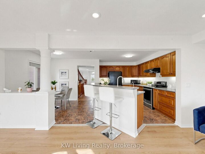Property Photo: 3385 Southwick Street ON L5M 7M1