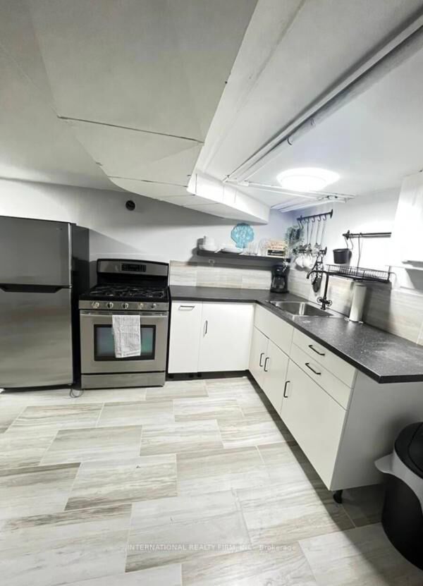 Photo de la propriété: 132 Grace Street Lower ON M6J 2S2