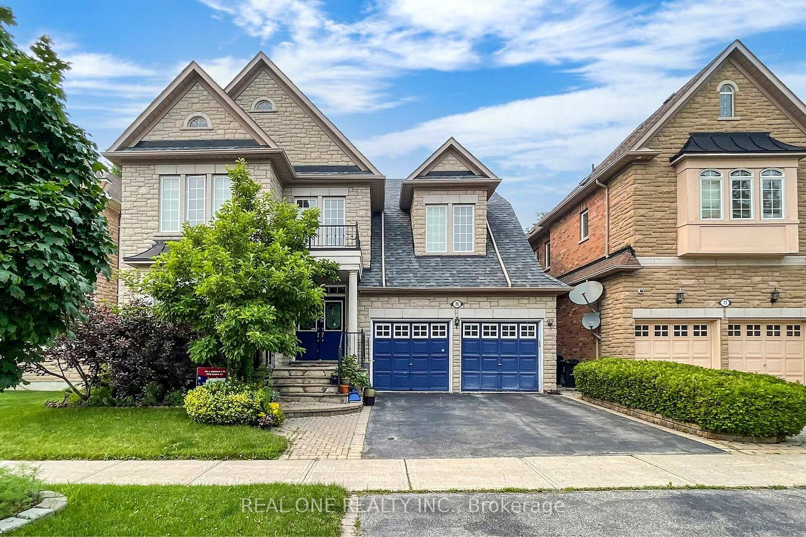 Property Photo: 75 Green Meadows Circle ON M2J 5G6