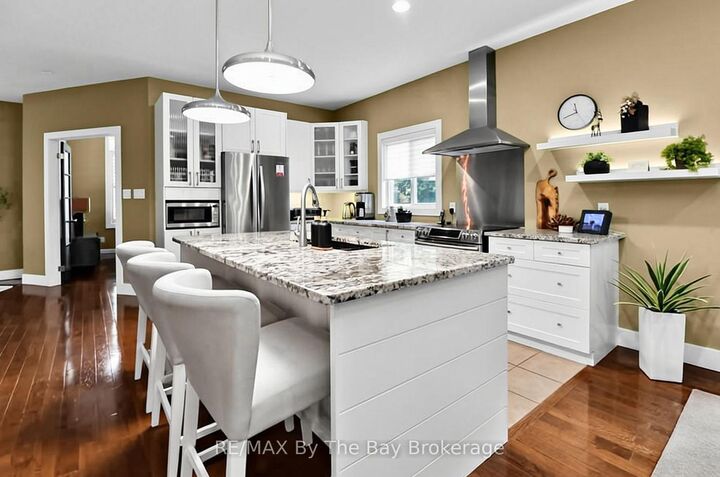 Property Photo:  7 Downer Crescent  ON L9Z 1C2 