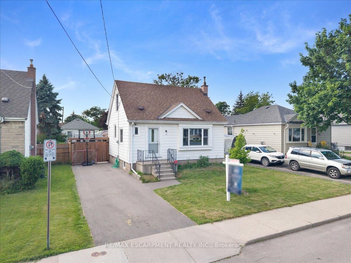 Property Photo:  128 East 39th Street  ON L8V 4H3 