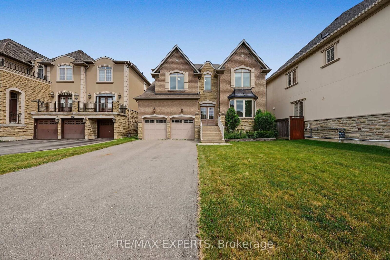 Property Photo:  12 Sweet Valerie Court  ON L6A 0C6 