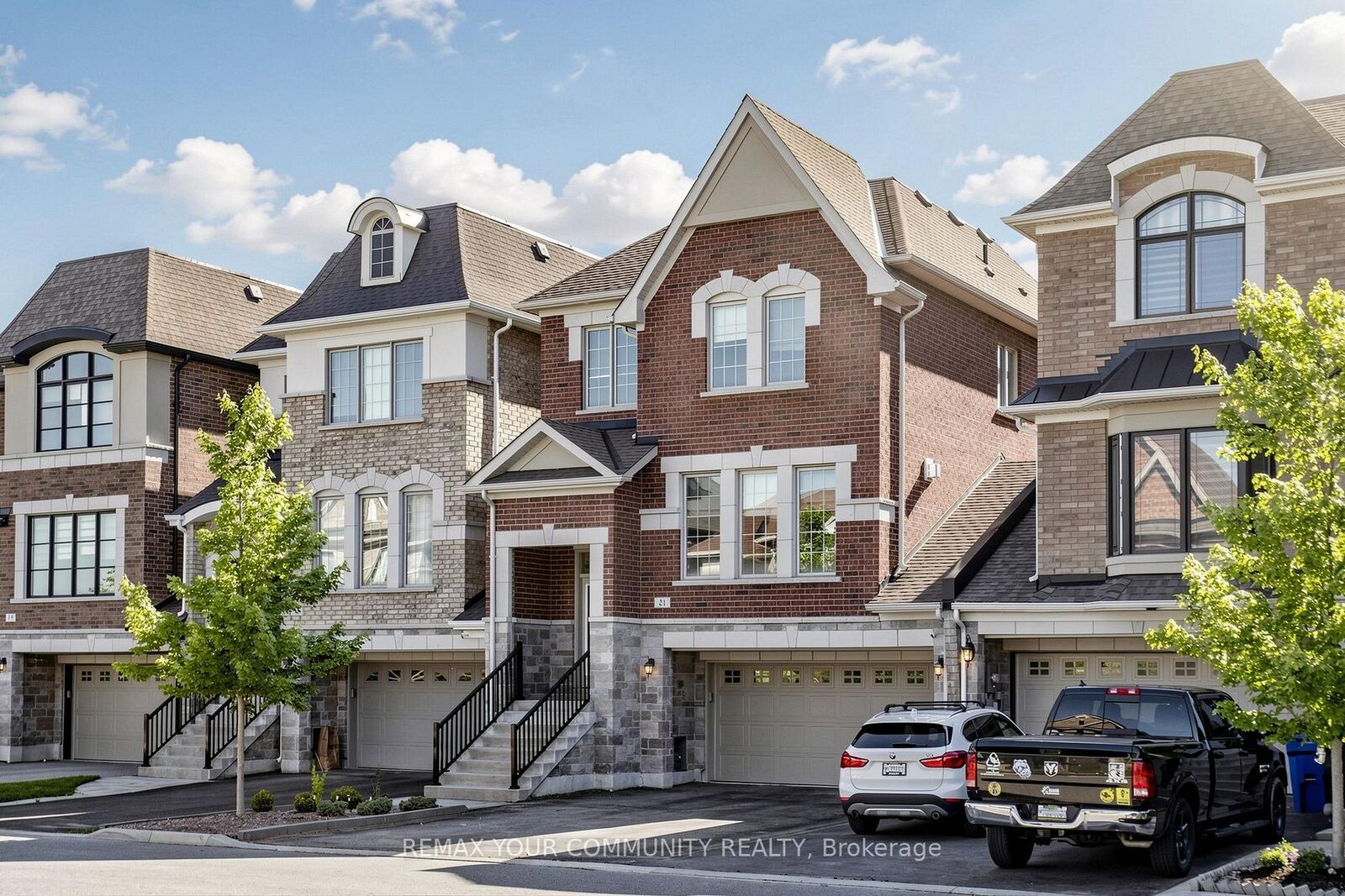 Property Photo: 21 Princess Charlotte Avenue ON L4A 1Y8