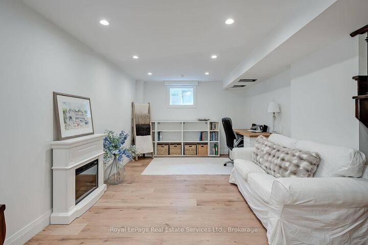 Property Photo: 1484 Princeton Crescent ON L6H 4H3