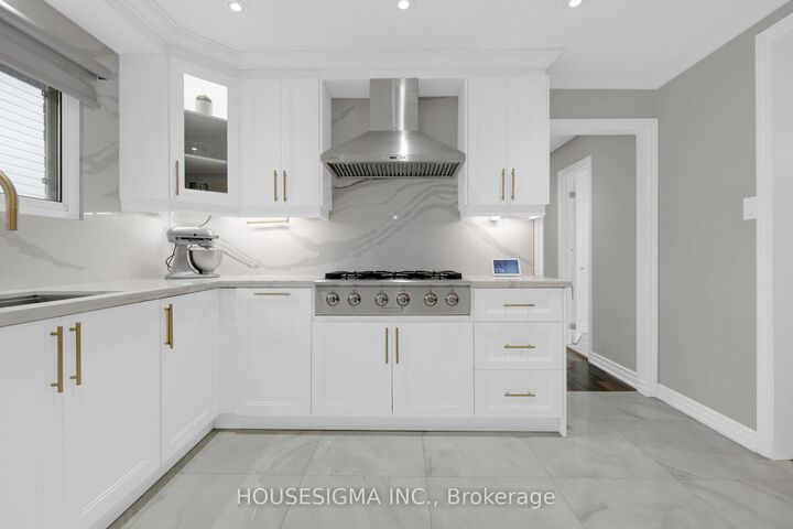 Property Photo:  2663 Hortense Road  ON L5L 1V6 