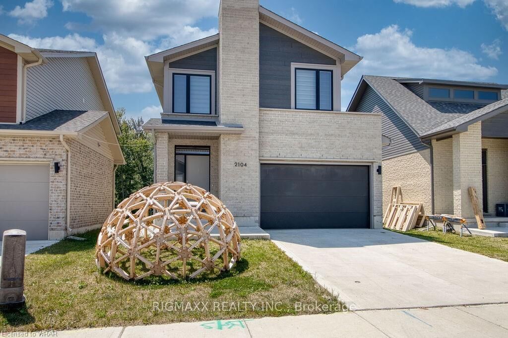 Property Photo: 2104 Evans Boulevard ON N6M 0J6