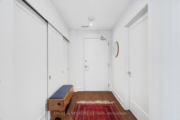 355 Elizabeth Cosgrove Private 304 — photo 1