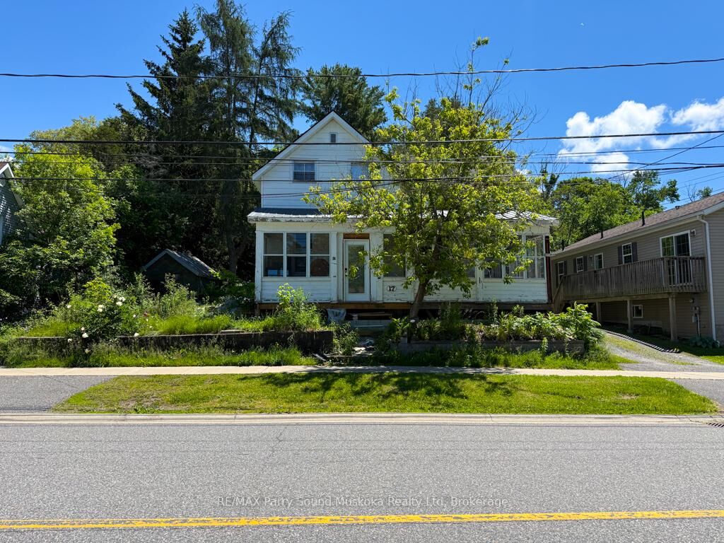 Property Photo:  17 Wakefield Street  ON P2A 2V2 