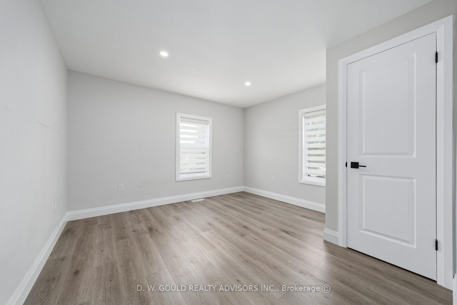 Property Photo:  330 William Street  ON N0G 2L3 