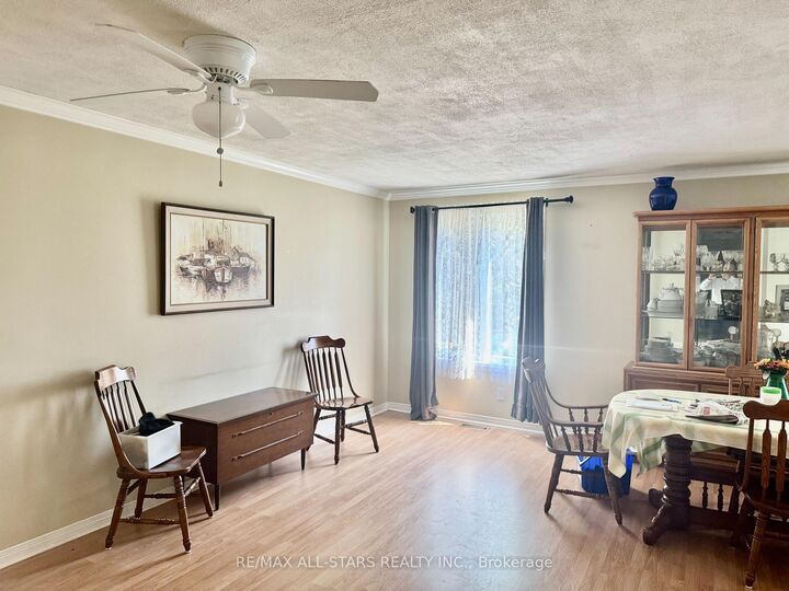 Property Photo: 142 Parkview Road ON L4P 2J7