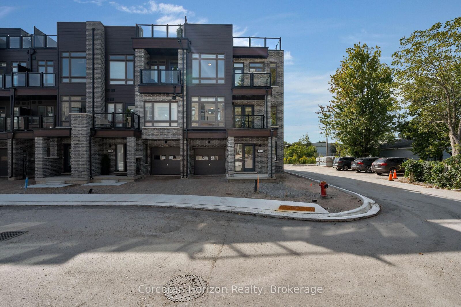 Property Photo: 51 Wyn Wood Lane ON L3V 8P7