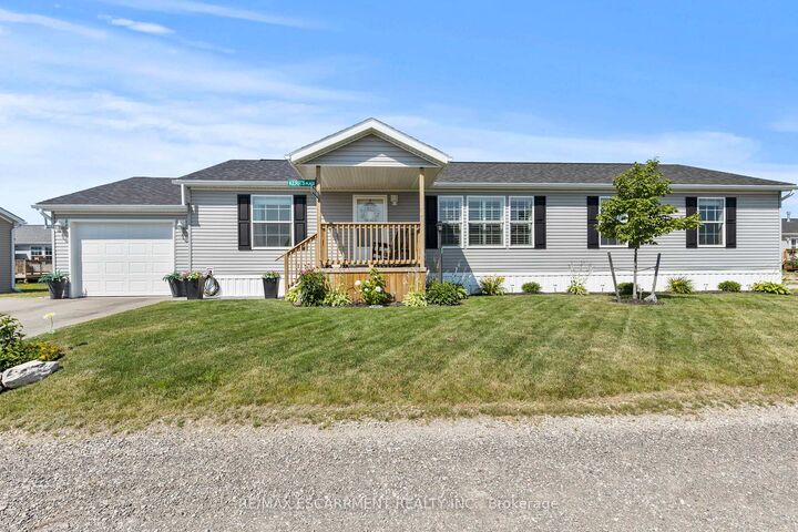 Property Photo: 13 Hickory Hollow ON N0A 1L0