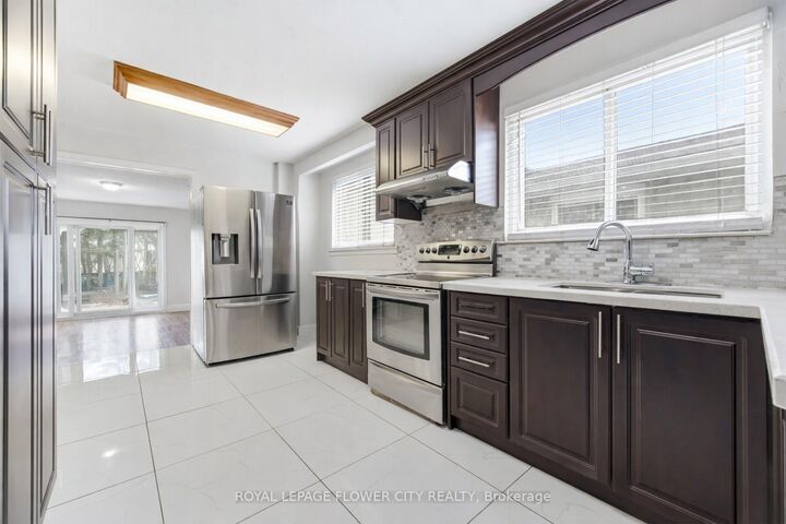 Property Photo:  3027 Coral Drive  ON L4T 1Z2 