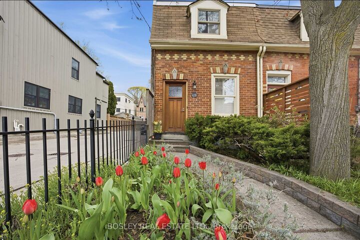 Property Photo:  438 Wellesley Street E  ON M4X 1H7 