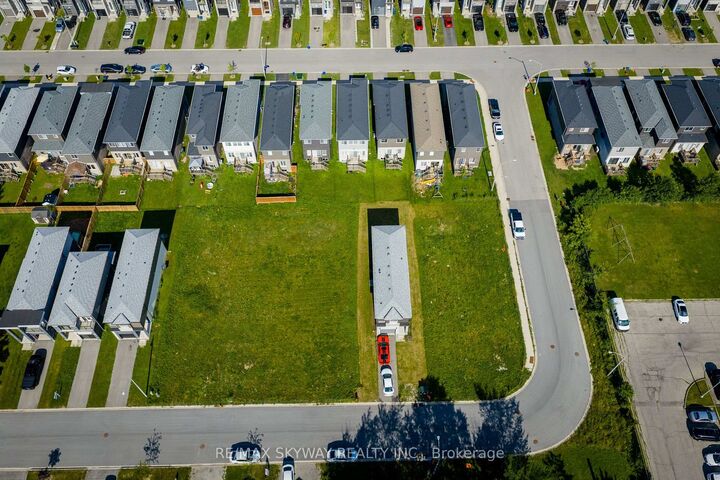 Property Photo:  229 Iva Street  ON L3C 3B9 