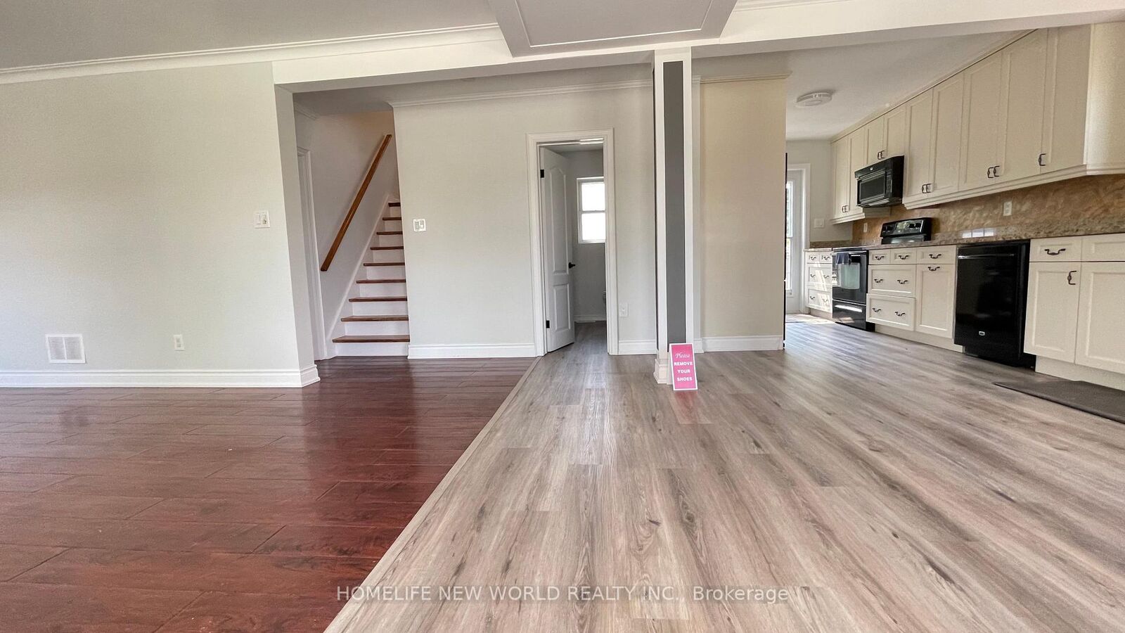 Property Photo: 100 Pugsley Avenue ON L4C 1Z9