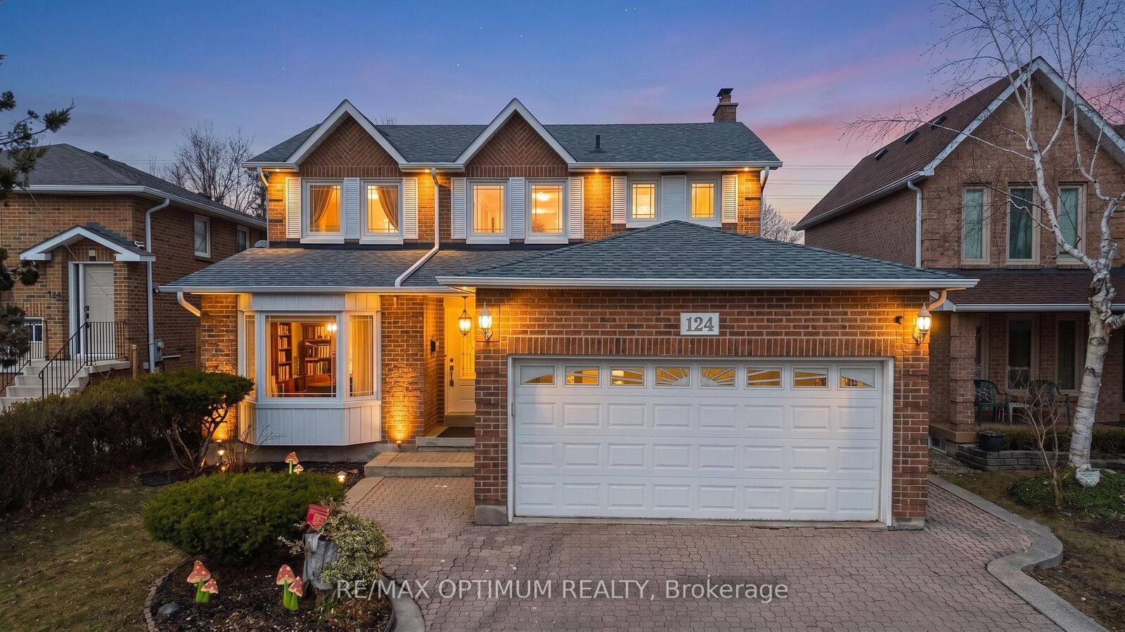 Property Photo:  124 Philosopher's Trail  ON L6S 5C8 