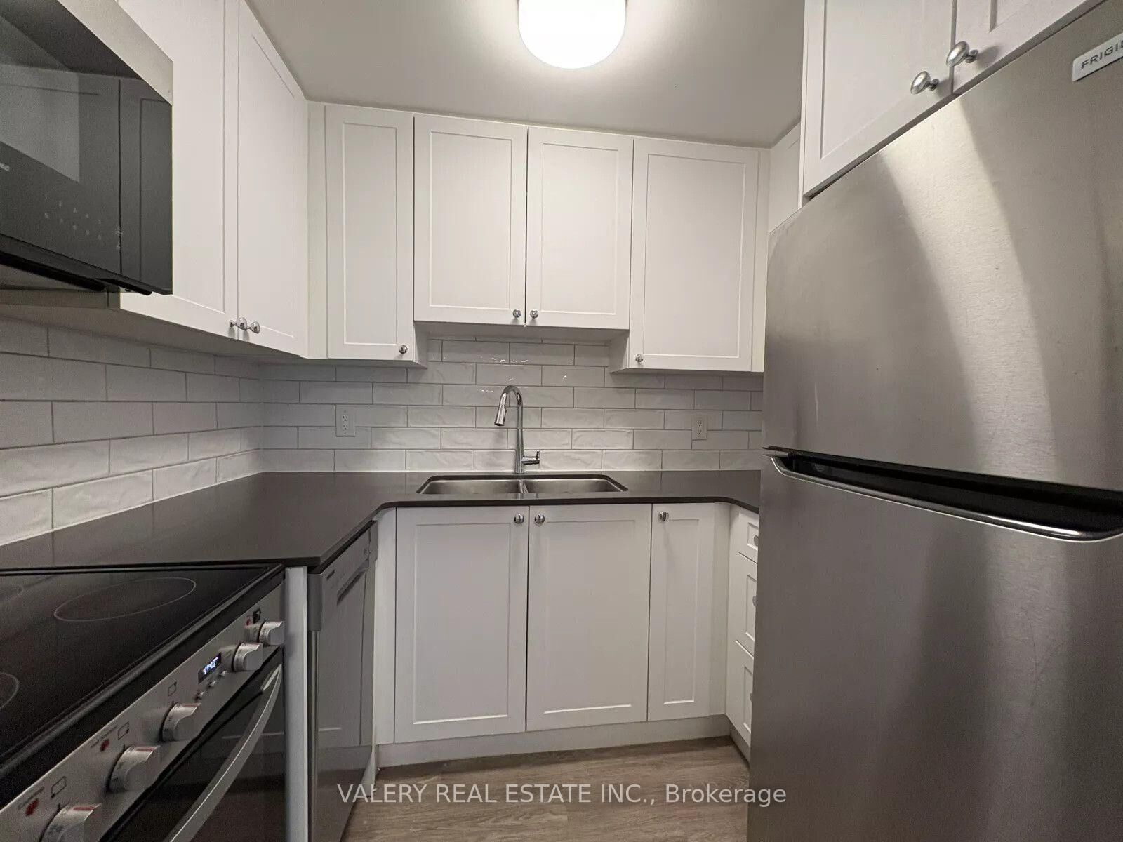 Property Photo: 286 Chandler Drive 109 ON N2E 3J8