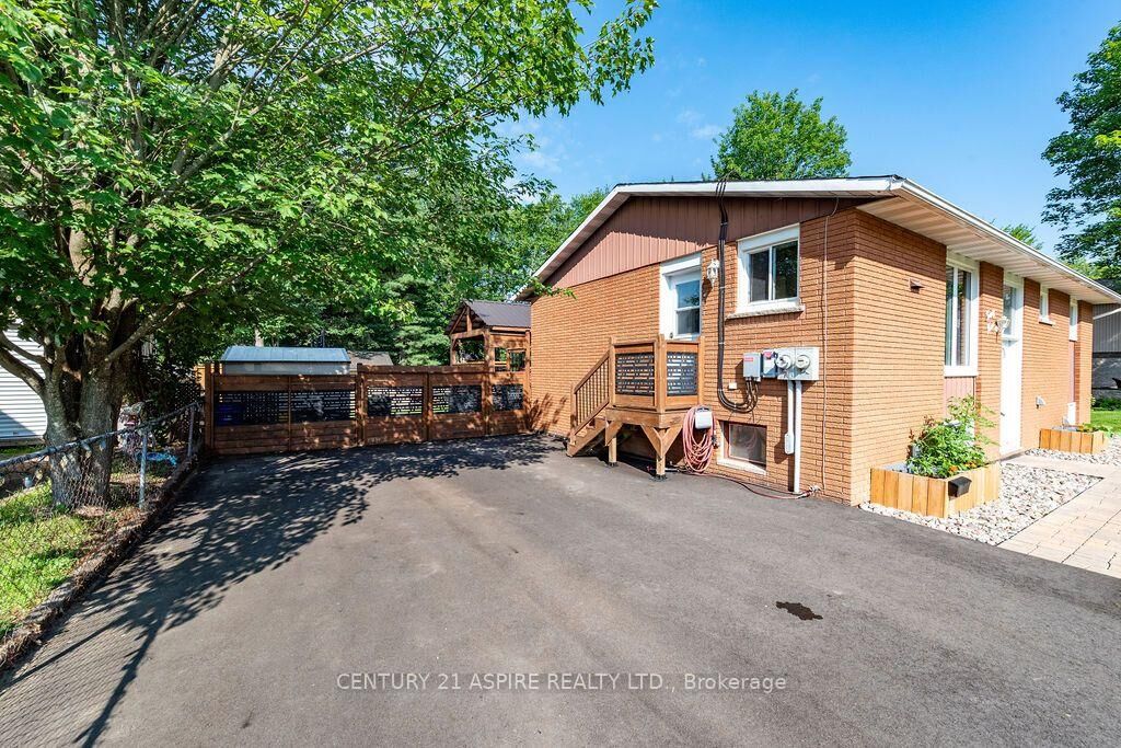 Property Photo:  23 Roy Street  ON K8H 3A5 