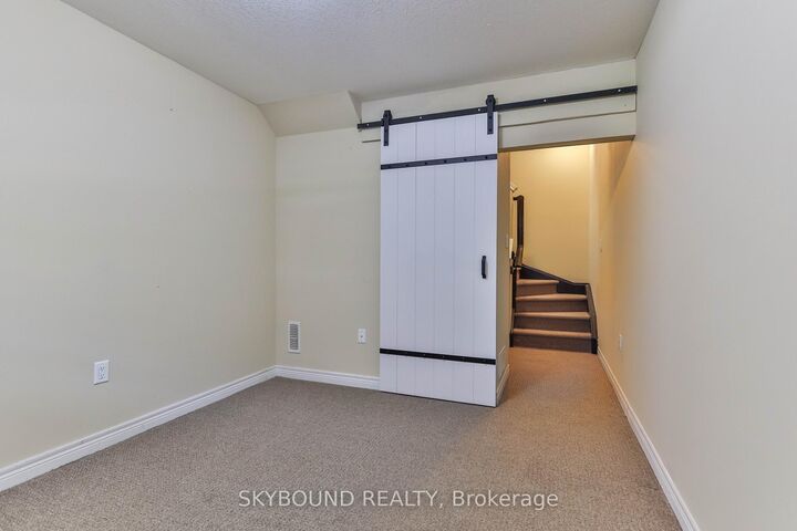 Property Photo:  2 Egleston Lane  ON L9G 0G7 