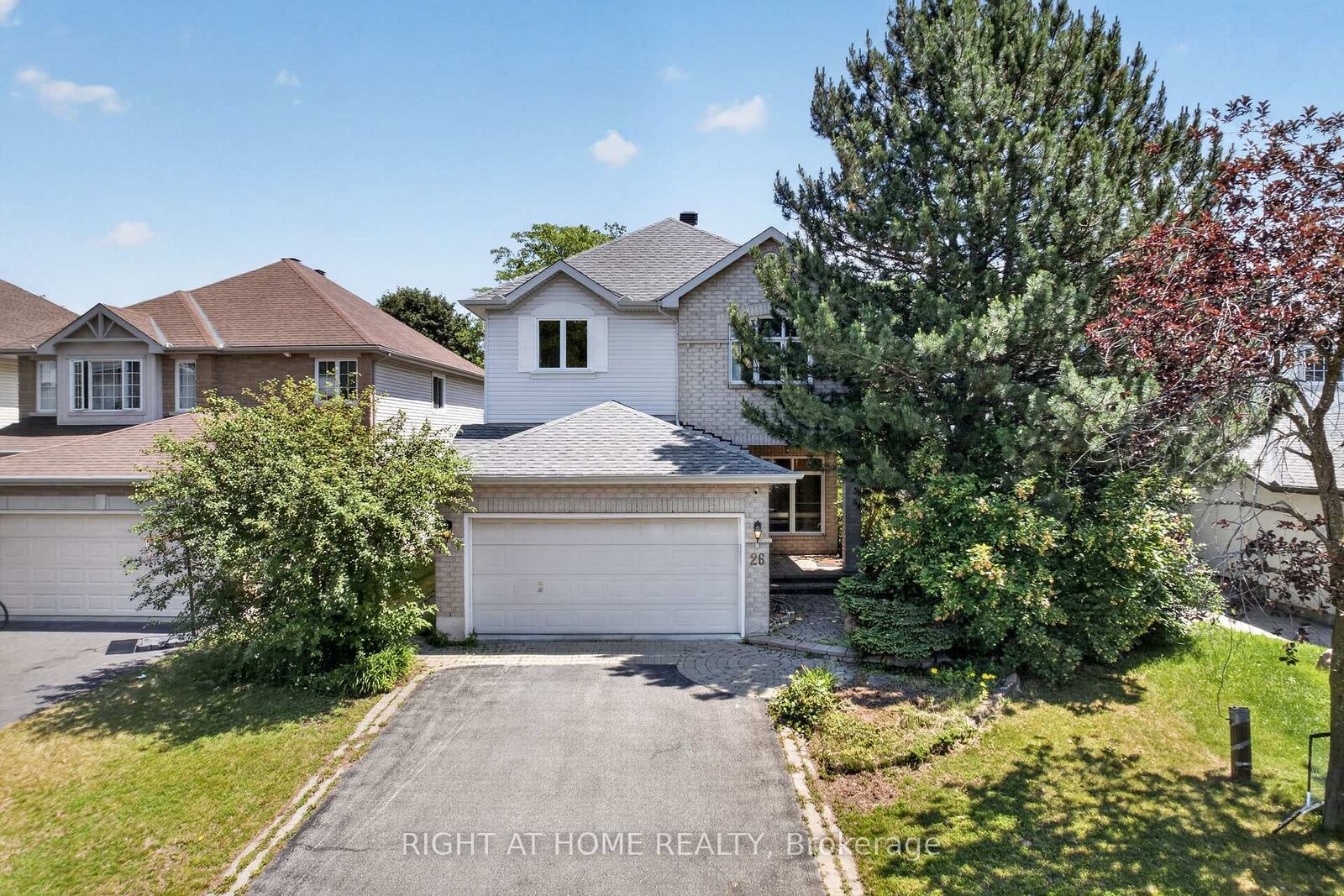 Property Photo:  26 Evanshen Crescent  ON K2K 2Z6 
