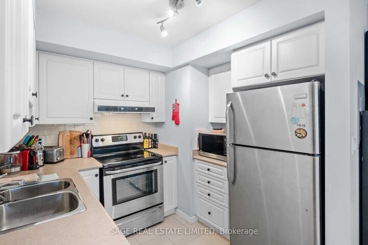 Property Photo:  230 King Street E 504  ON M5A 1K5 