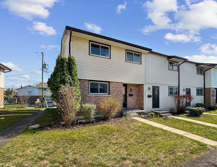 Property Photo: 7 Tiffany Place ON K8V 6A3