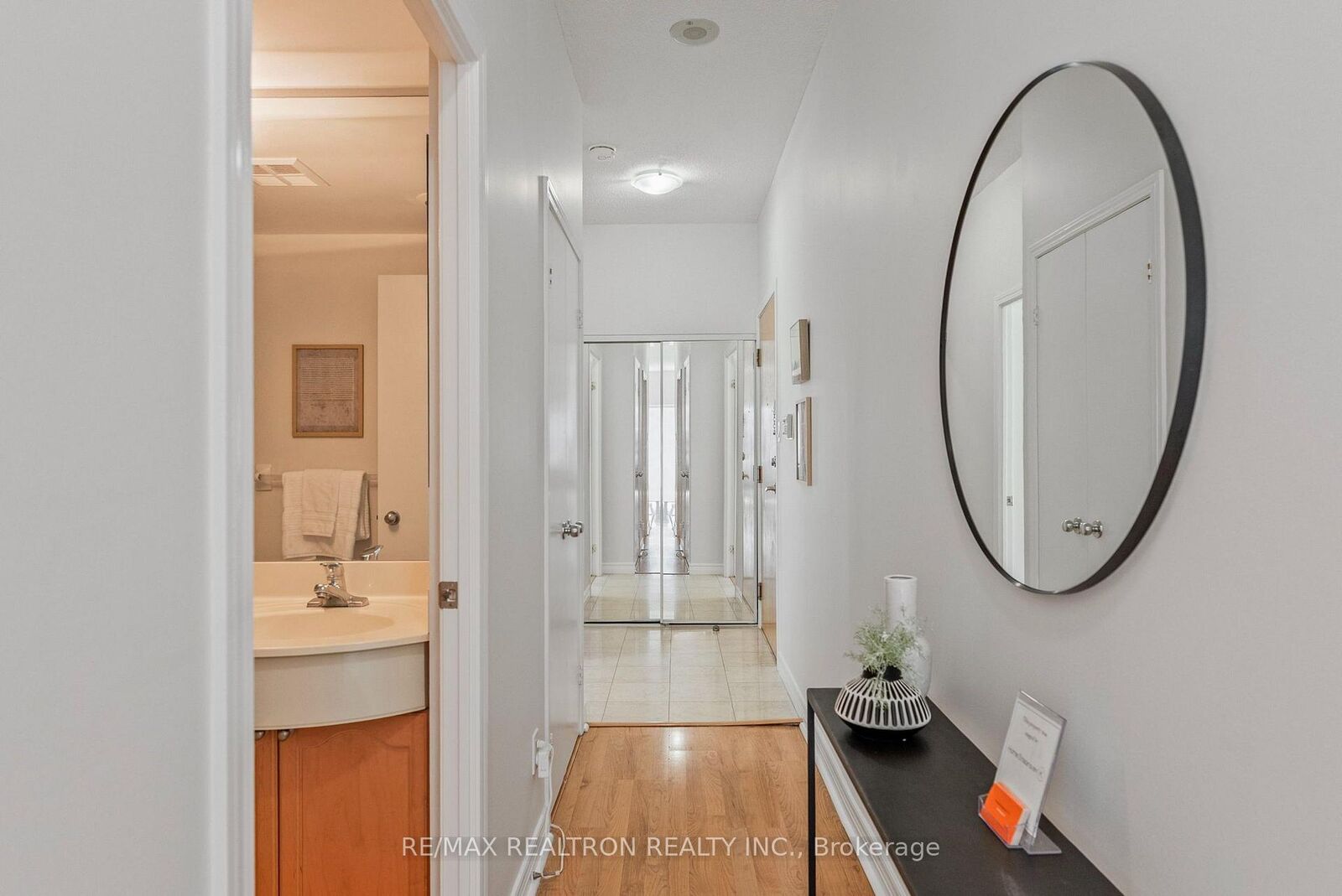 Property Photo:  600 Queens Quay W 619  ON M5V 3M3 