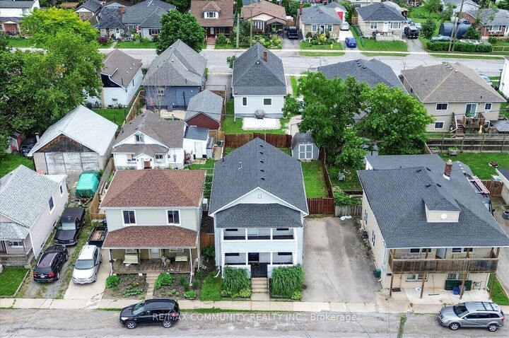 Property Photo: 114 Pilkington Street E ON L2V 1B4