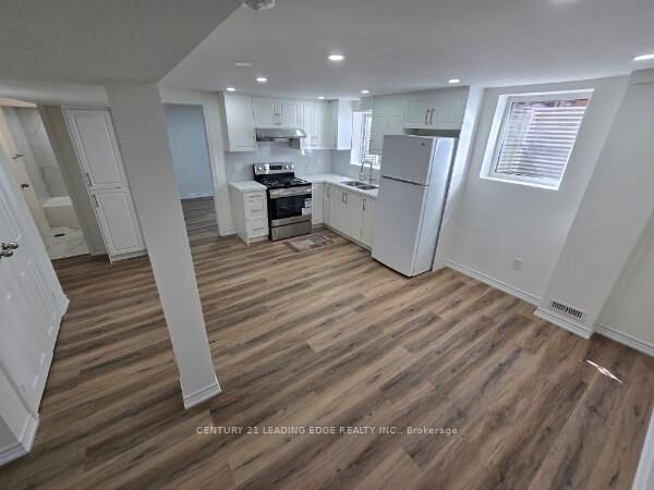 Property Photo:  11 Radford Crescent Bsmt  ON L3P 4A2 