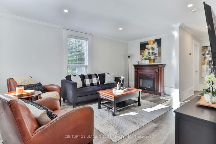 Property Photo:  487 Eagle Street A  ON L3Y 1K7 
