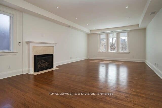 Property Photo: 85 Admiral Road 202 ON M5R 2L7