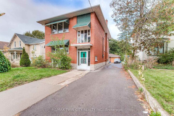 Property Photo:  132 Allen Street E 1  ON N2J 1J4 