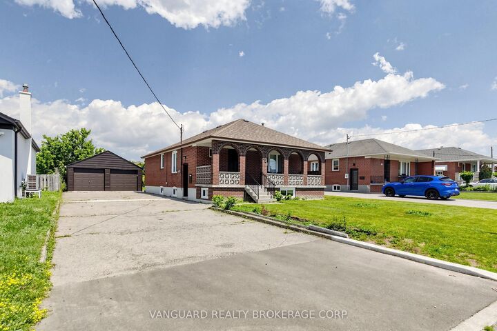 Property Photo:  22 Nash Drive  ON M3M 2L3 
